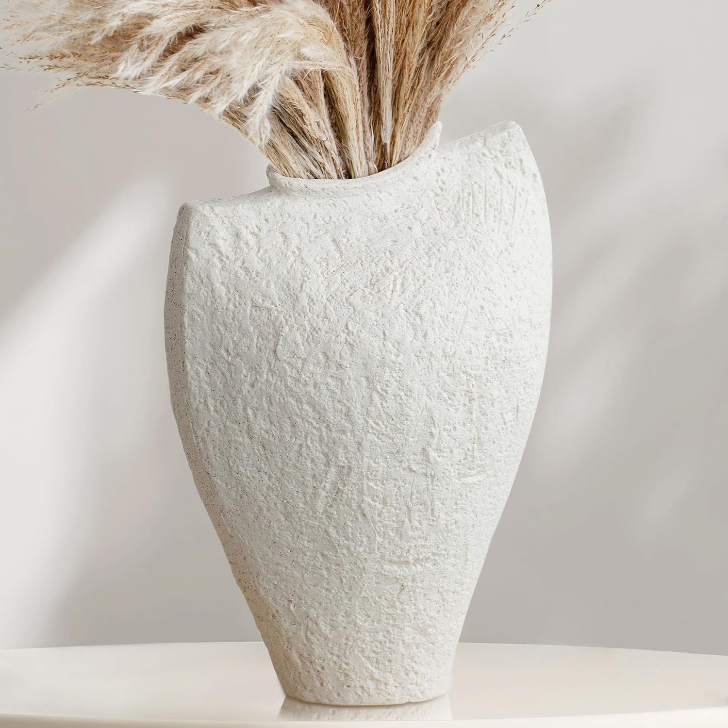 Ceramic vase, suitable for living room decoration, perfect for farmhouse-style home décor, stone-patterned modern Nordic handmade vase.